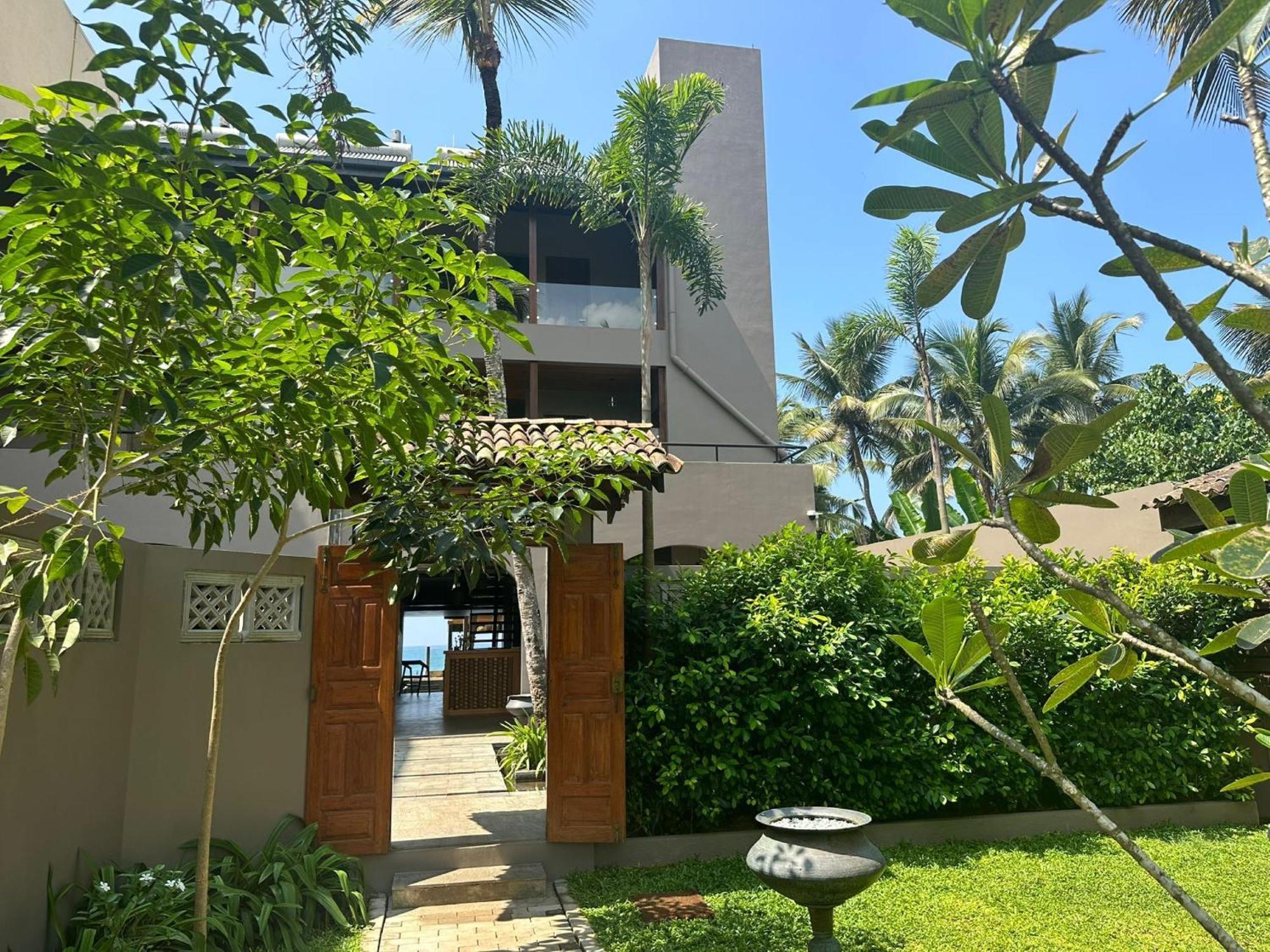 Bk Beach Boutique Hotel - Hikkaduwa Exterior photo