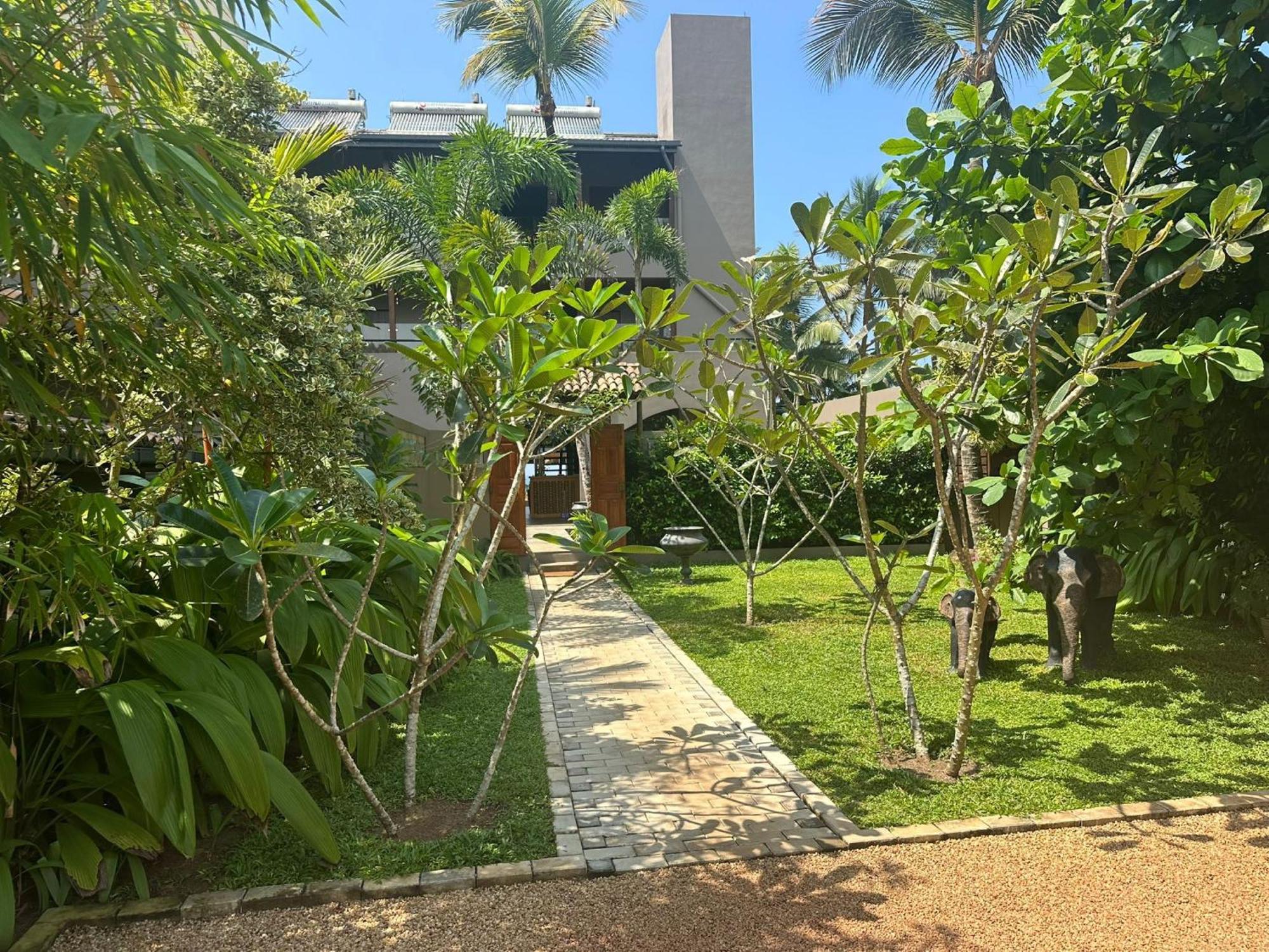 Bk Beach Boutique Hotel - Hikkaduwa Exterior photo